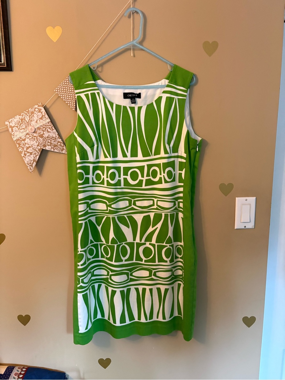 Chetta B Green and White Geo-Print Sleeveless Shift Dress - Picture 2 of 10